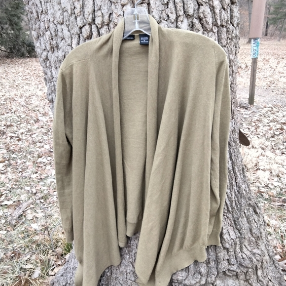 Moda International Sweaters - 🎅 Final Sale!🎅Moda International Cardigan in size S